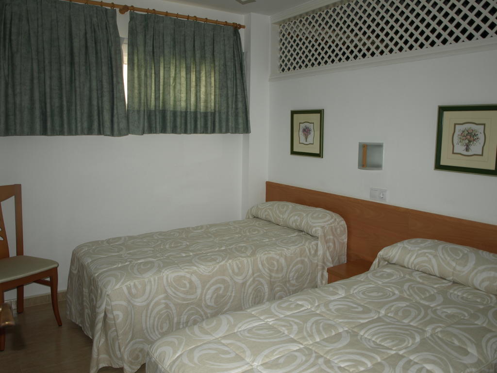 Apartaments Geminis Cambrils Chambre photo